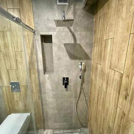 Good 3 Sypialnie Parking Apartament *