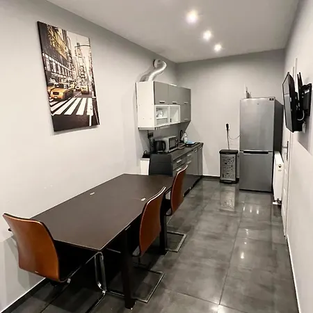 Apartment Good Z 3 Sypialniami Parking Lodz (Lodz)