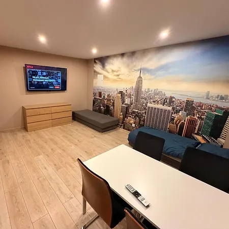 Good 3 Sypialnie Parking Apartament