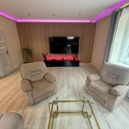 Good 3 Sypialnie Parking Apartament