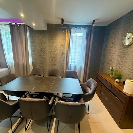Good 3 Sypialnie Parking Apartament *