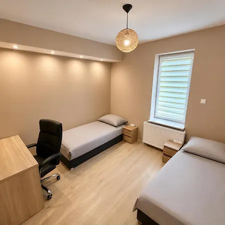 Good 3 Sypialnie Parking Apartament *