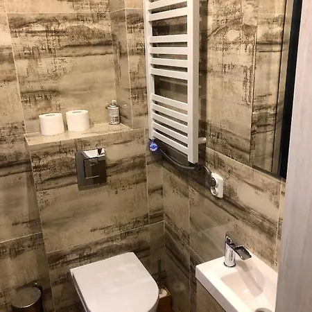 Good 3 Sypialnie Parking Apartament *