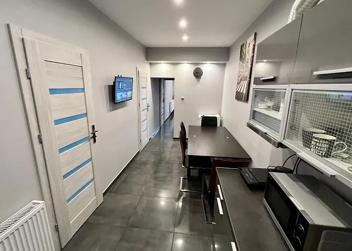 Good 3 Sypialnie Parking 罗兹